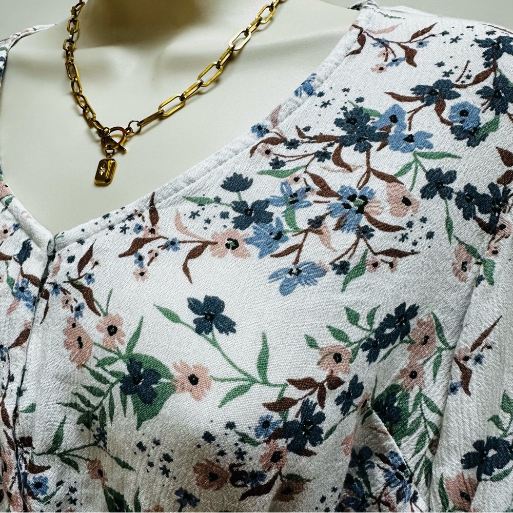 🌸🌸 super cute spring top size S - Picture 3 of 6